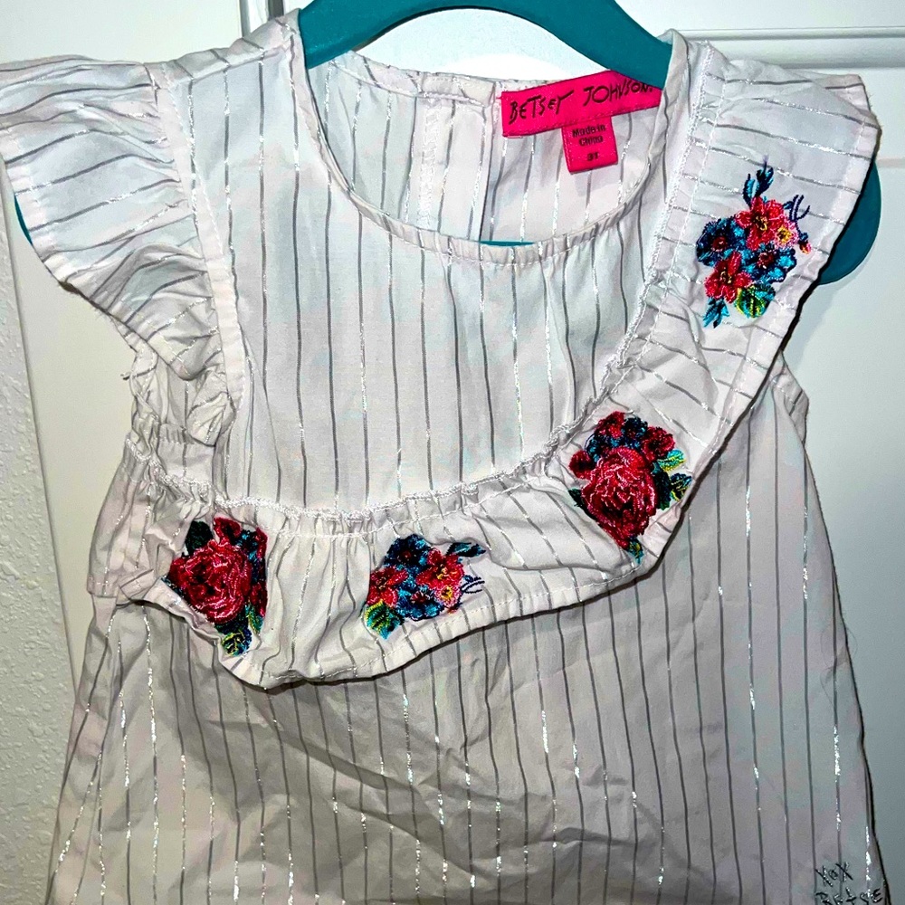 New Without Tags: Betsey Johnson Toddler Girls 3T Embroidered Flower Ruffle Top